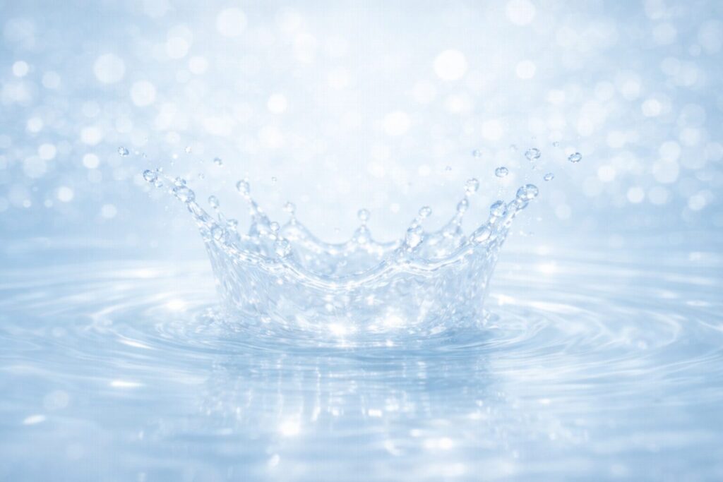 40代の薬用美白乳液をイメージした水面と光のビジュアル